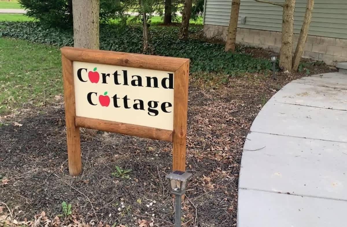 The Cortland Cottage At Brant'S Apple Orchard Ashtabula Exterior photo